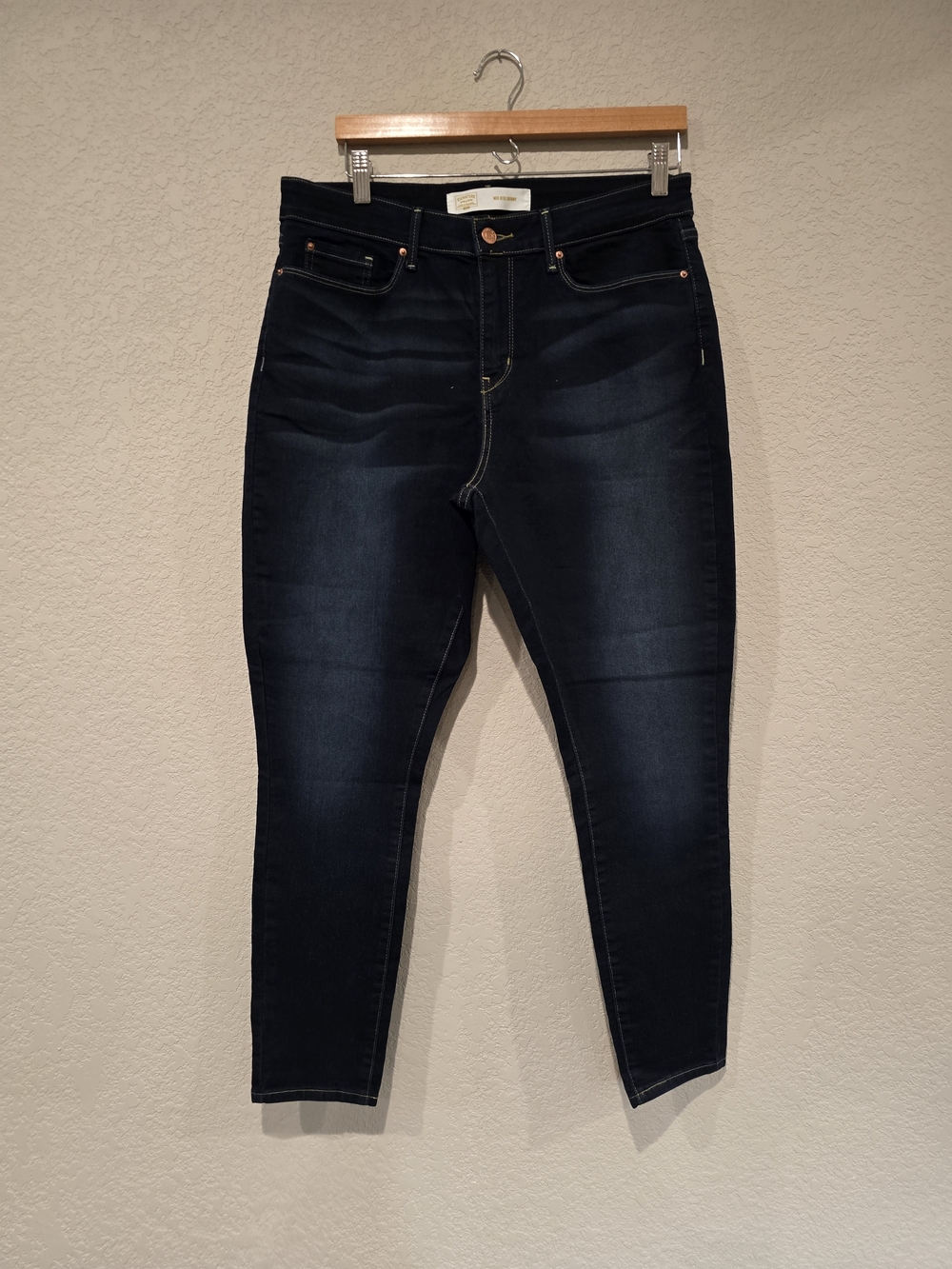 Signature by Levi Strauss Women's Dark Blue Skinny Jeans Size 16S
